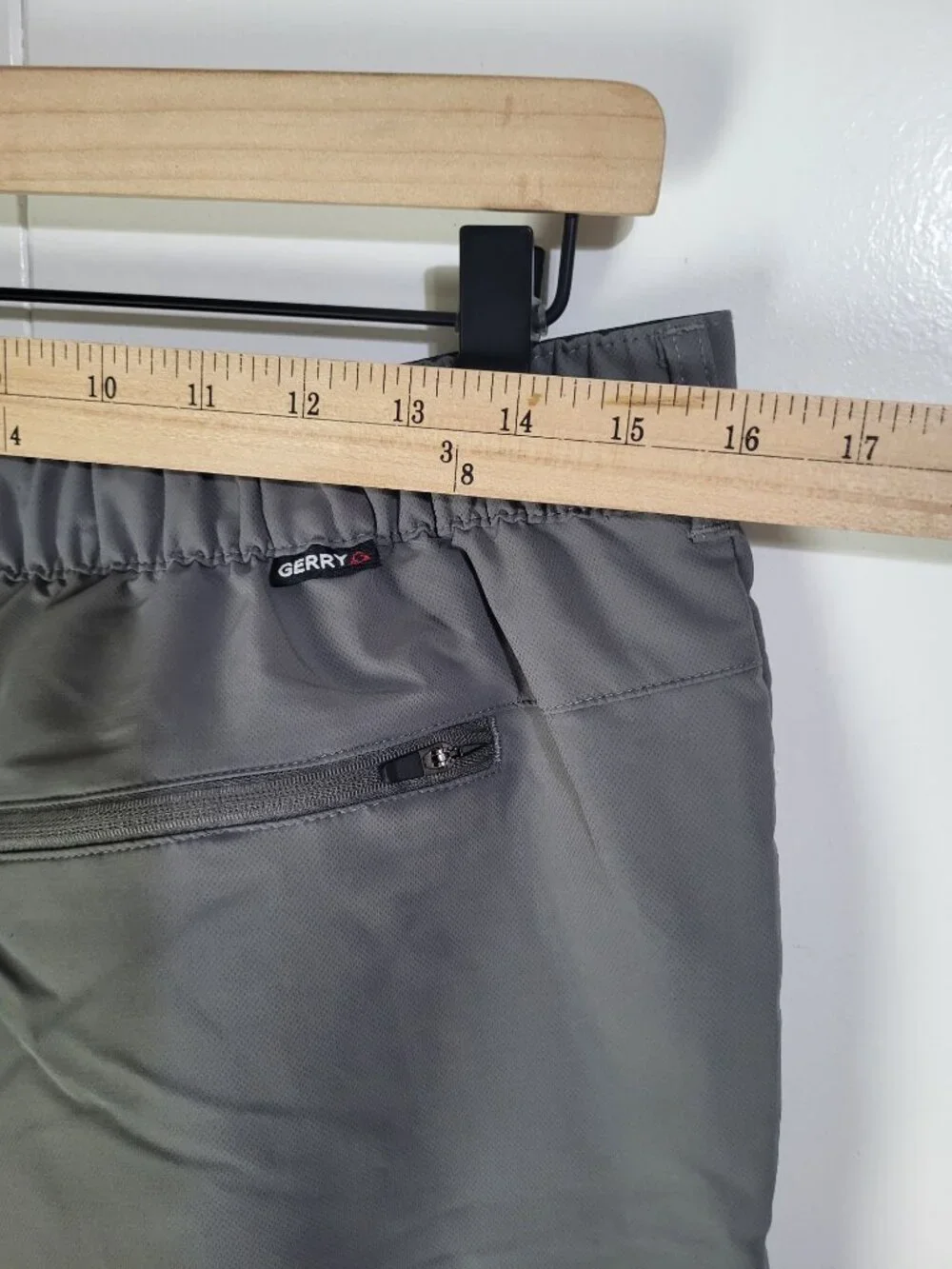 Gerry Men's SZ 34 Gray Tech Shorts Hiking Outdoor Athleisure Zip Pockets - Picture 5 of 10